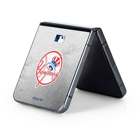 MLB New York Yankees Game Ball Galaxy Z Flip5 5G Skin